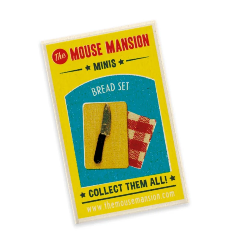 Mouse Mansion Σετ Κοπής Ψωμιού Μινιατούρα, περιλαμβάνει μαχαίρι, ξύλινη σανίδα κοπής και πετσέτα τσαγιού για κουκλόσπιτο.