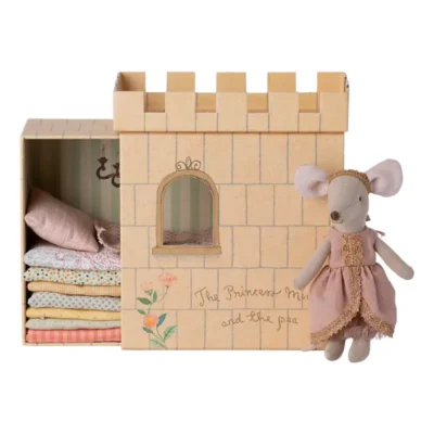 princess-and-the-pea-big-sister-mouse