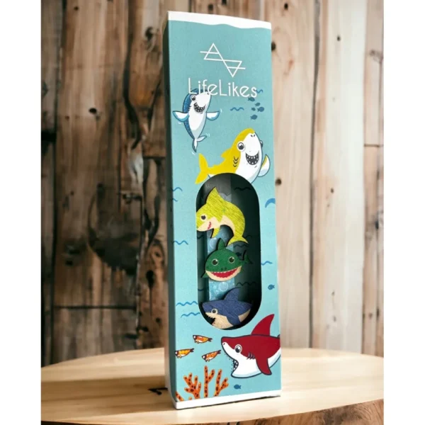 Λαμπάδα με καρχαρίες και μαγνητάκια Baby Shark σε κουτί