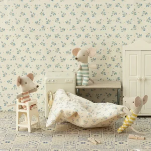Maileg παιδικό καρεκλάκι φαγητού για baby mice σε παστέλ χρώμα