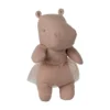 Maileg Ιπποποταμάκι Soft Rose με φουστίτσα μπαλαρίνας – 23 εκ.