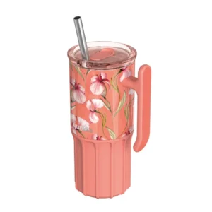 Θερμός Quokka 720ml Floral Coral με διπλό ανοξείδωτο τοίχωμα, καπάκι Ecozen BPA-free, ανοξείδωτο καλαμάκι και πρακτική λαβή. Διατηρεί τα ροφήματα κρύα έως 12 ώρες και ζεστά έως 6 ώρες. Δεν είναι κατάλληλος για πλυντήριο πιάτων ή φούρνο μικροκυμάτων.
