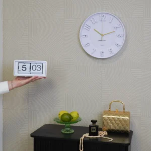 HOUSEVITAMIN Lilac wall clock 30cm